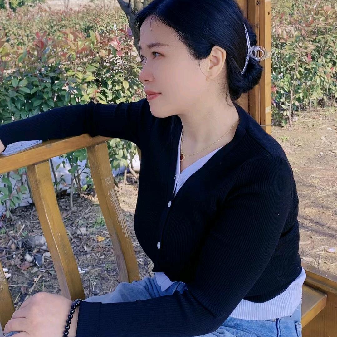 是明媚