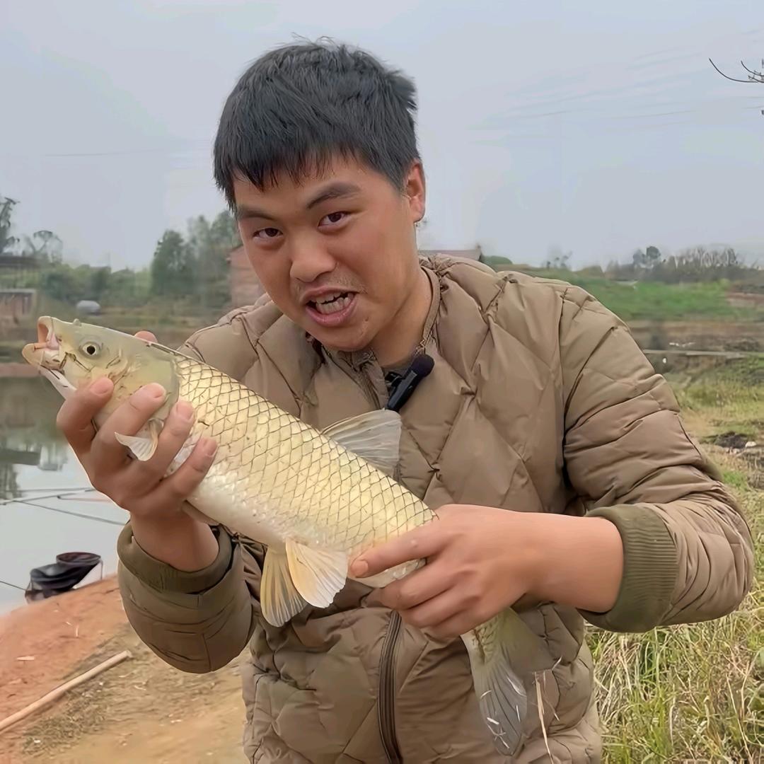 李光胩钓鱼🎣