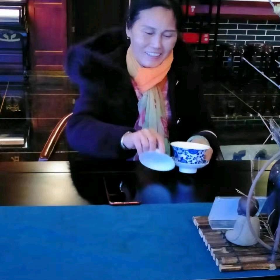 琼姐（每晚八点十分正能量直播）