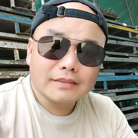 @吴彪，长途运输，海纳百川，厚德载物
