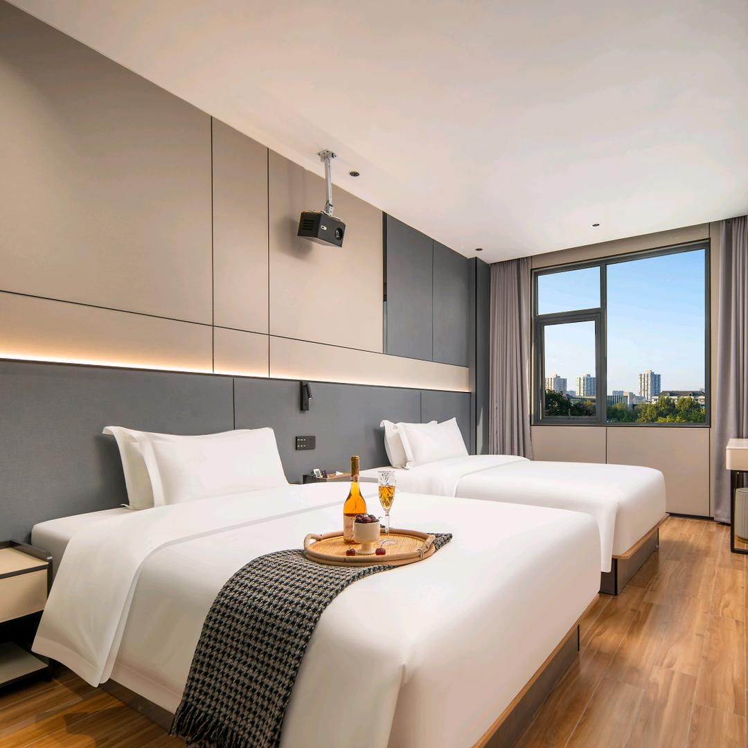 雅好X酒店（龙岗坪地富坪地铁站店）