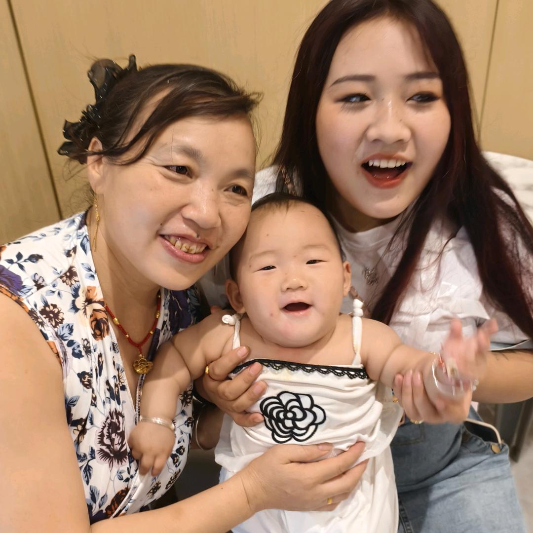 飞姐，开心每一天😂