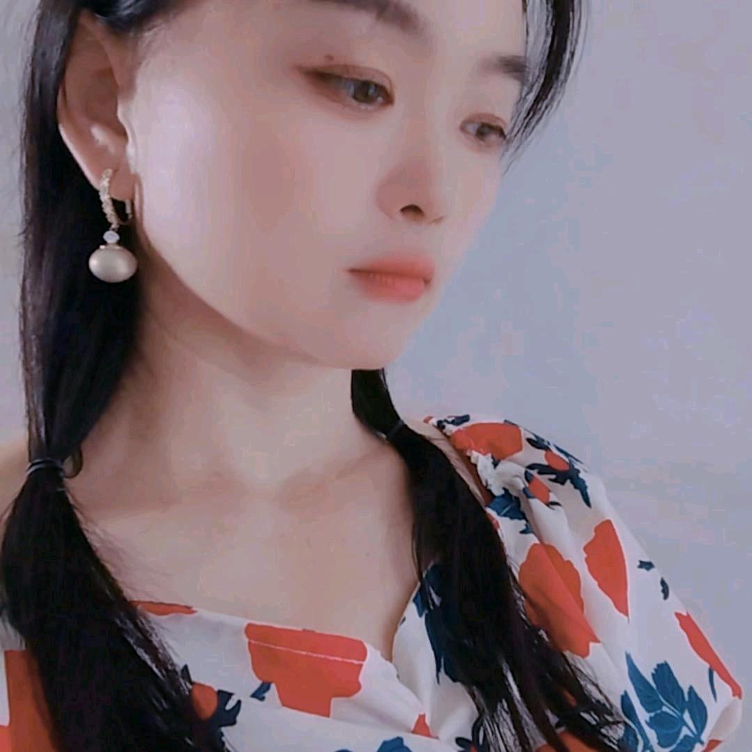 彭柒月