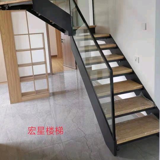 宏星@楼梯