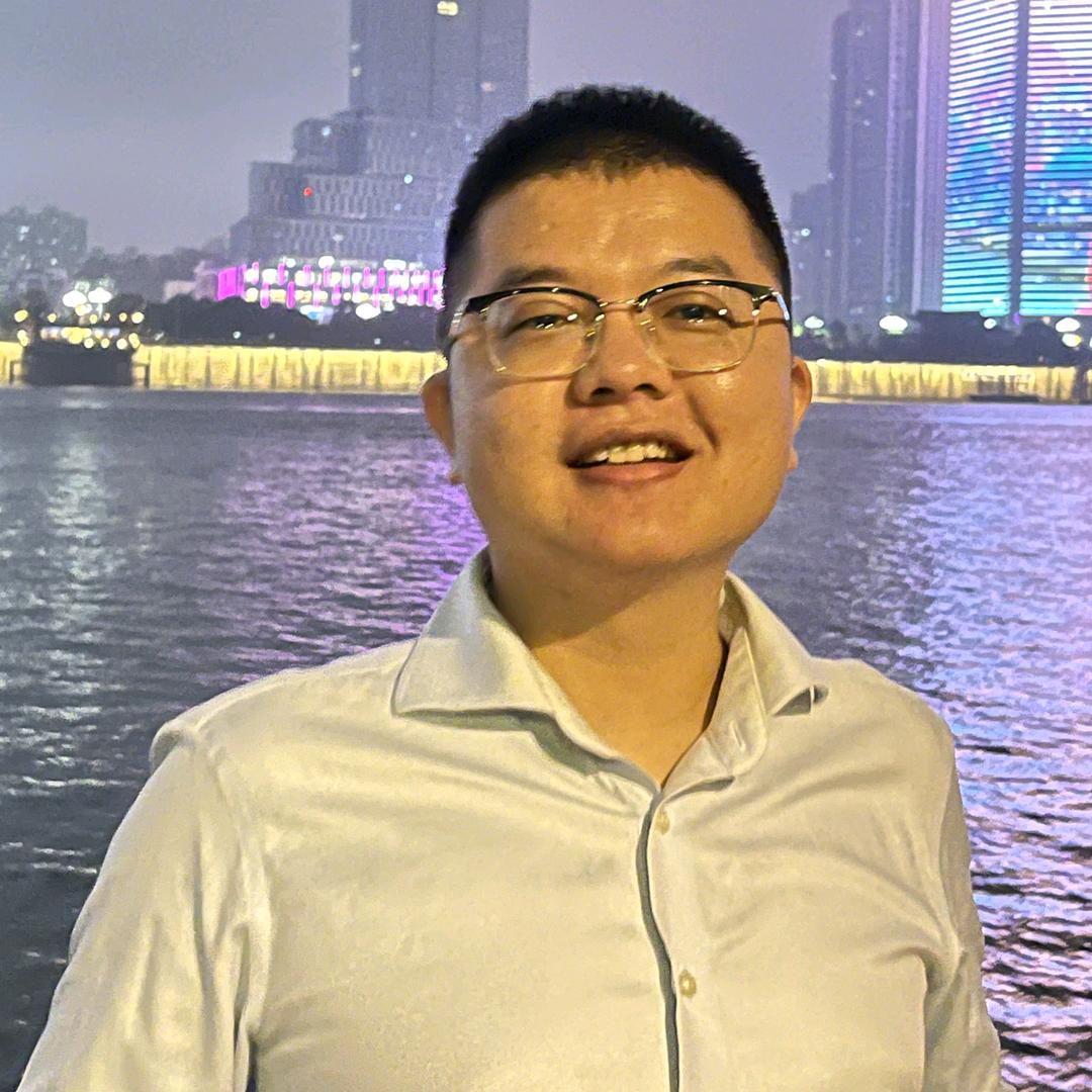 岳阳做眼镜的彭老板啊！