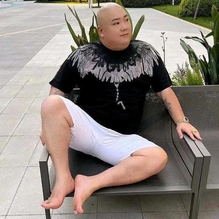 网红少爷。