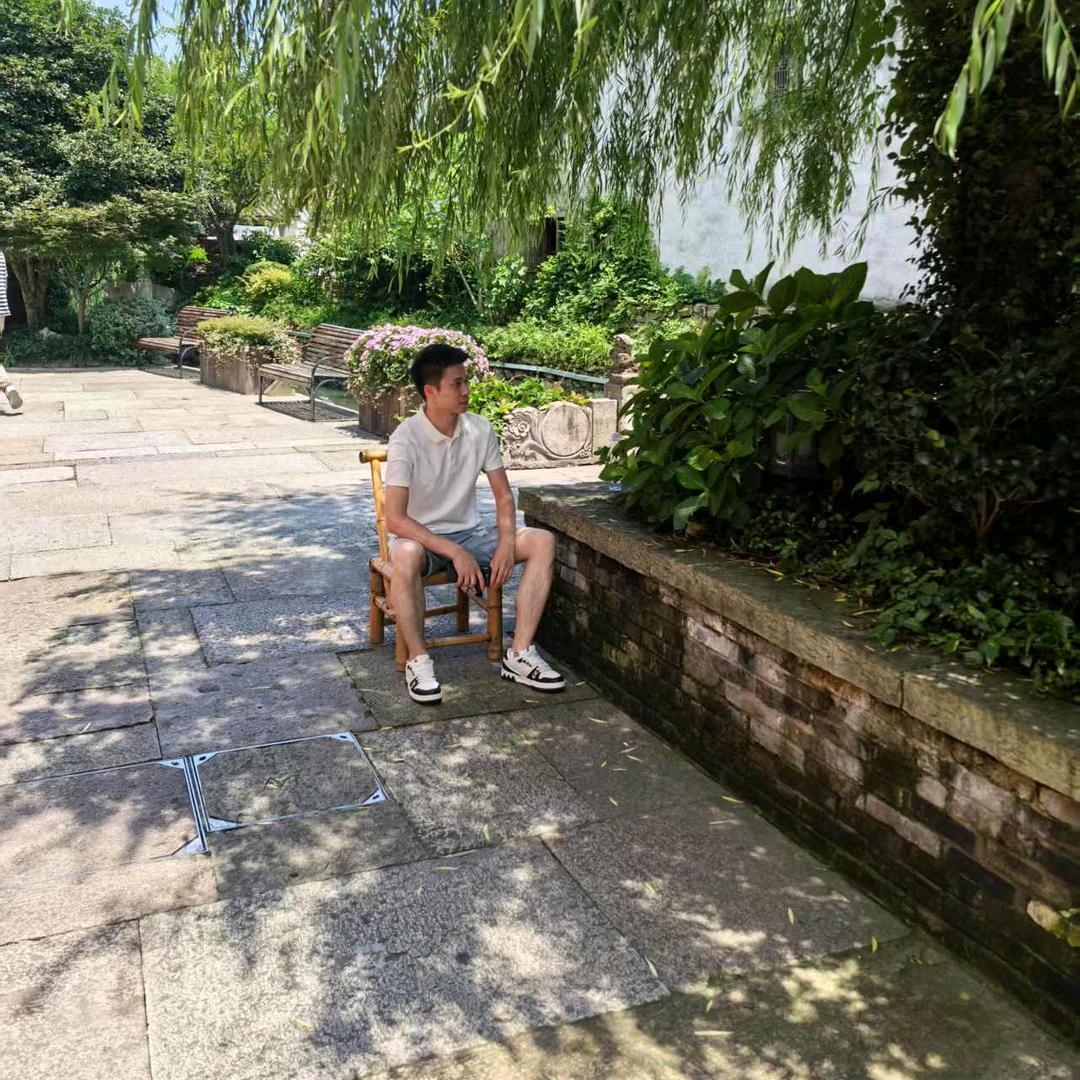 小小刘   晚风吹人醒