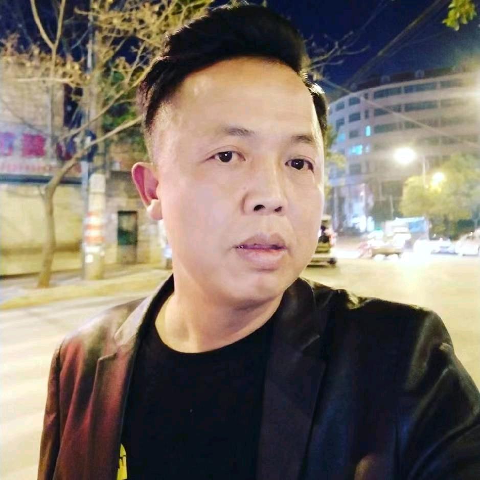 〈修洗鞋总部〉上门收鞋配送一体。