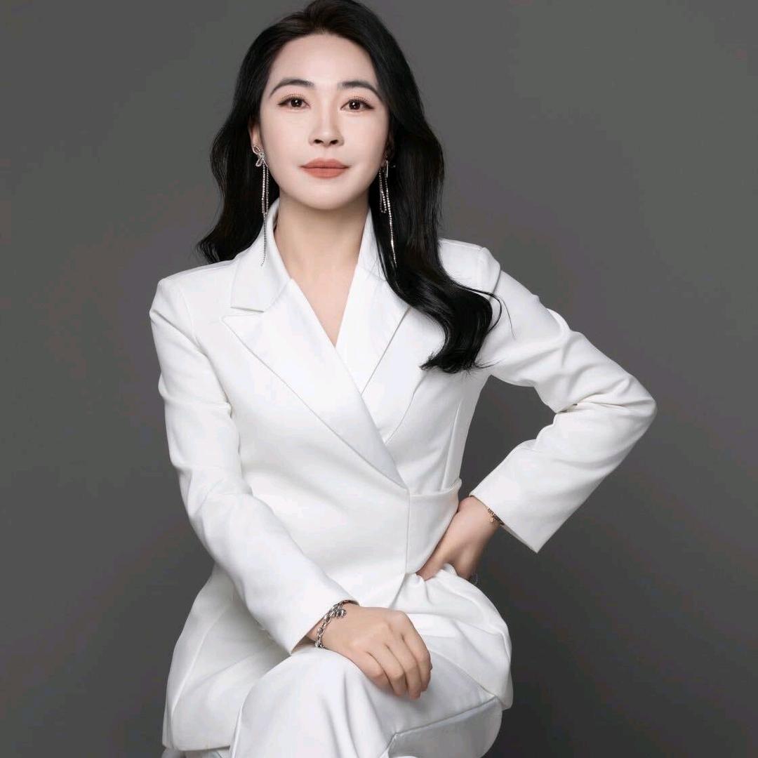 安安老师（白养黑发）