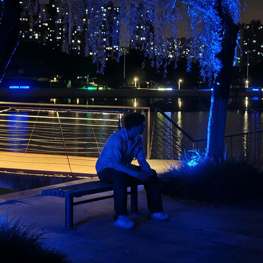 密室逃脱 小邓