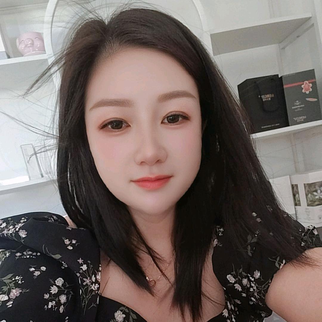 做芋头圆的小姐姐小张