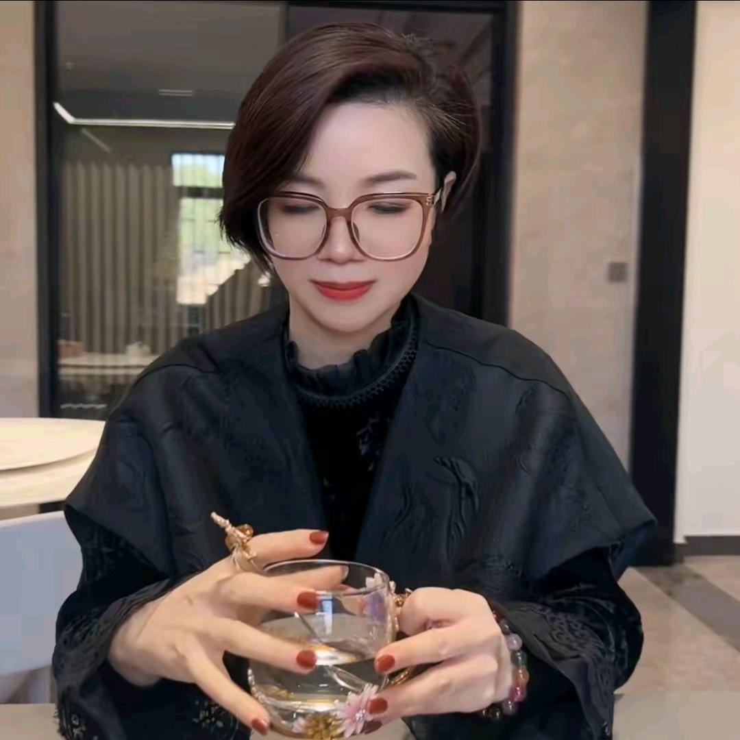 朱总 衣橱