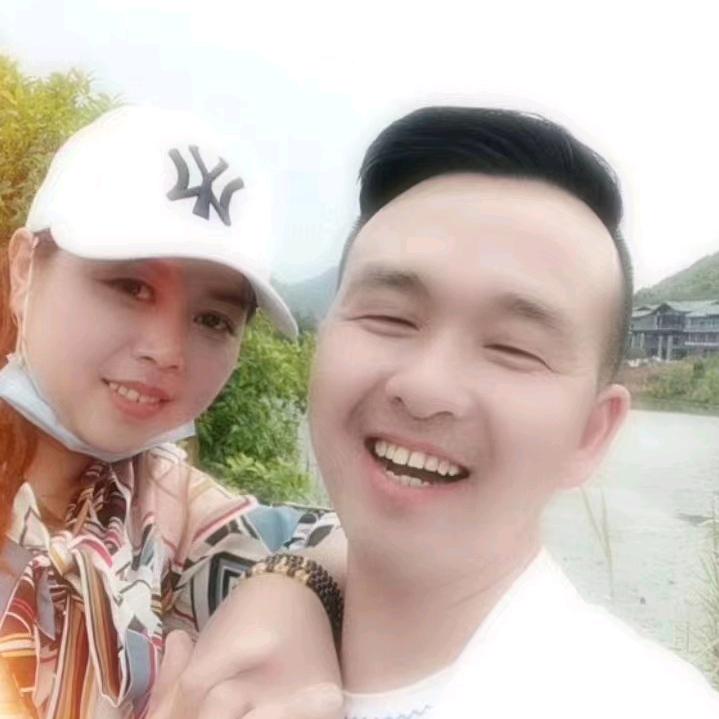 小眼睛教练