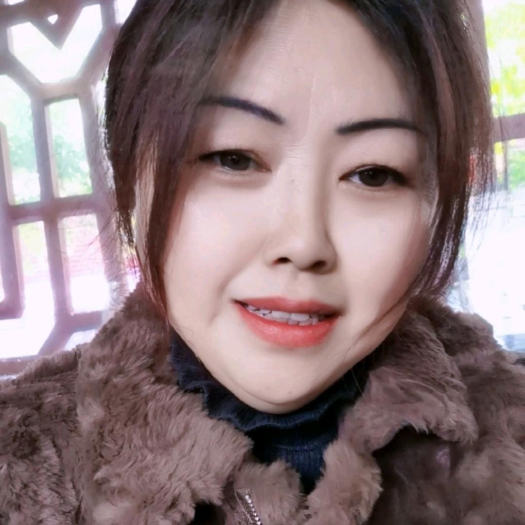 满面笑容