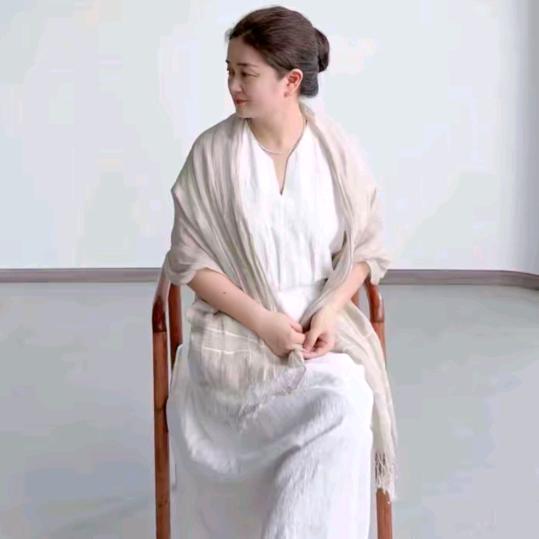 裘美丽高端麻料女装