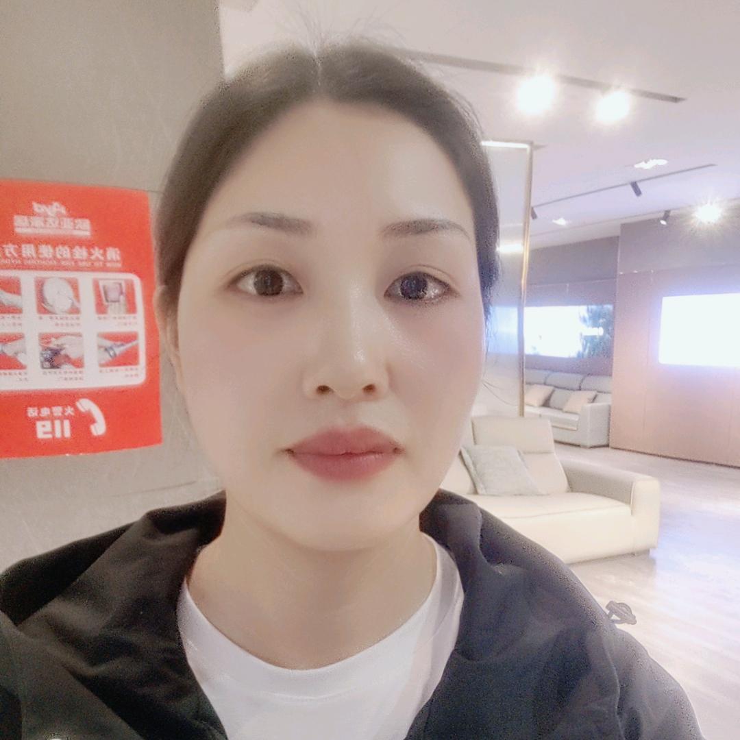 欧亚达筑梦家家居馆小何