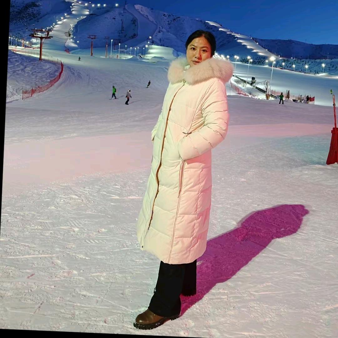 丝绸之路山地度假区-万秀荣