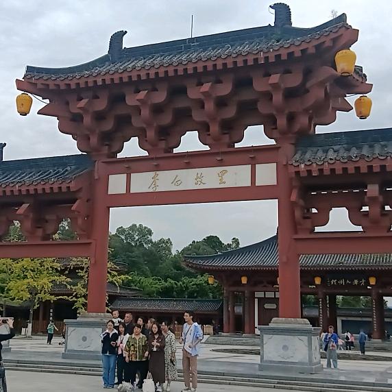 建筑模板厂生产厂家（找工地和经销商合作）