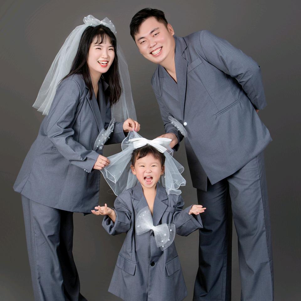 静静的小狗咂