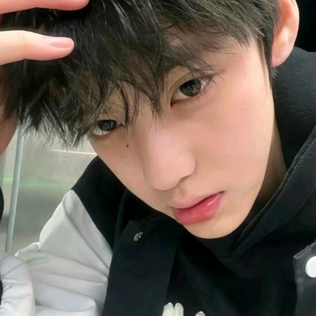 治毅服饰童装店