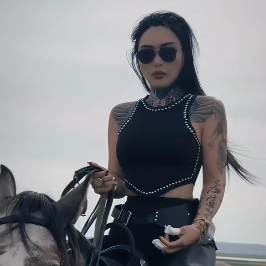 阿拉腾噶尔迪（美妆分享）