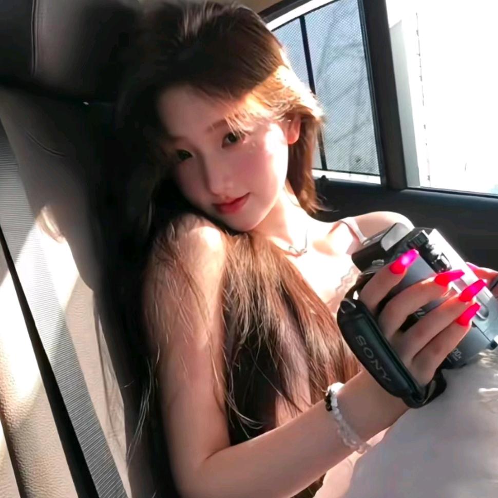 '◡'