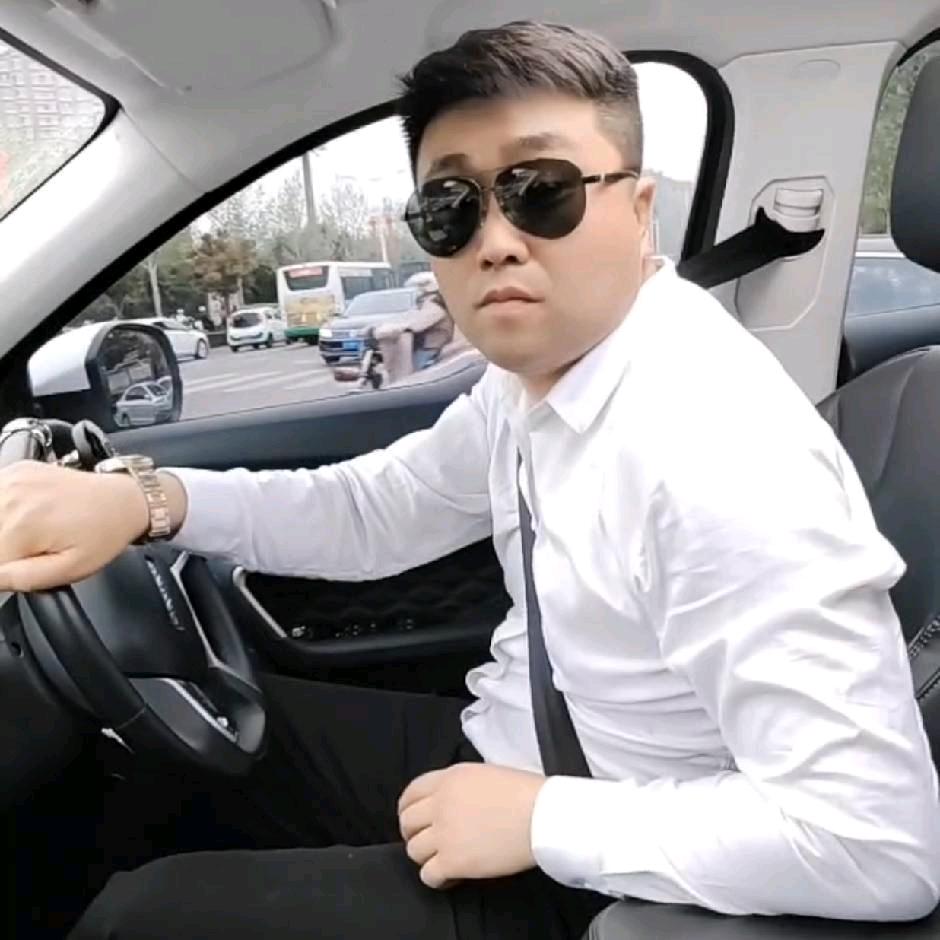 泰山下的小石头