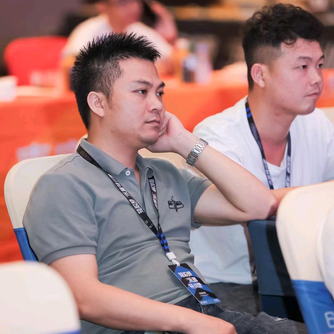 佛山共成奔驰专修店