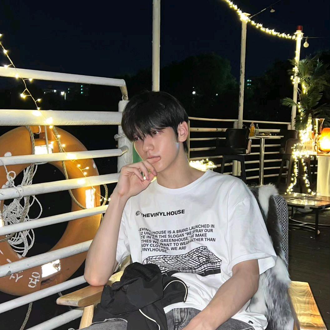 今天也早睡