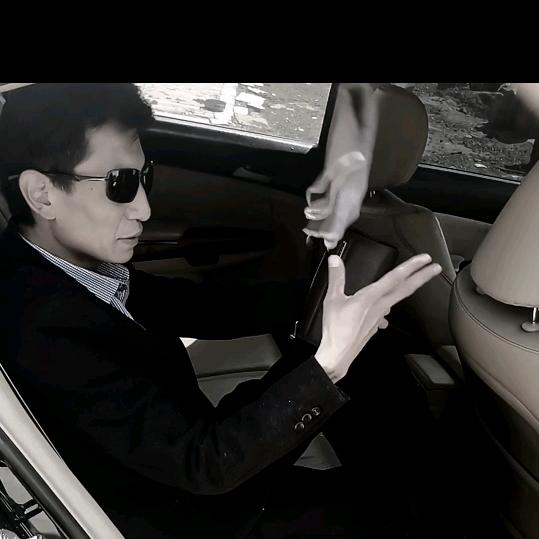 三边草（果冻哥）