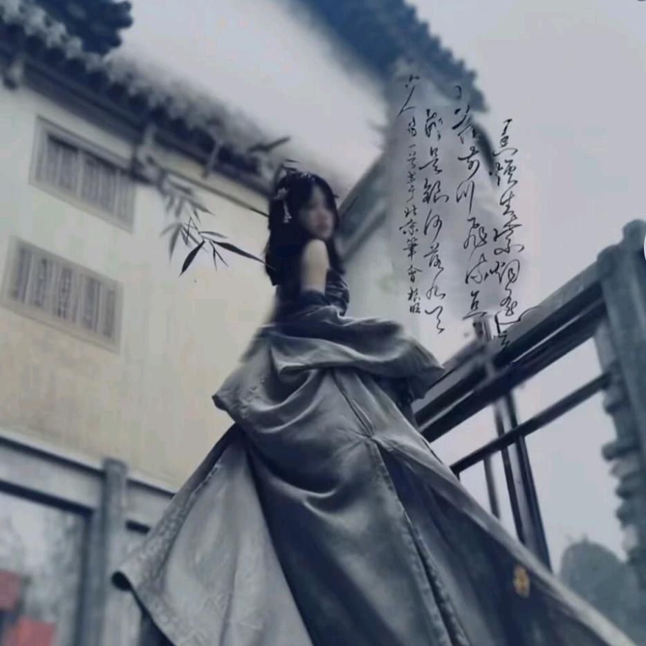 冉Y ˃̶̤́ ꒳ ˂̶̤̀