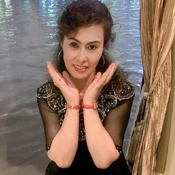 喀什市巧月服装店