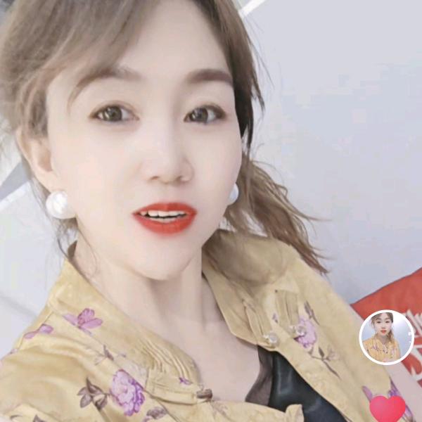 介休市西大街拾美间精品女装