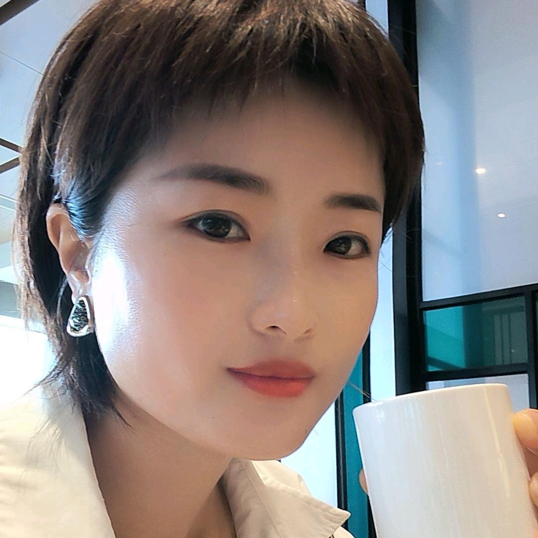 我是露露老师🤓