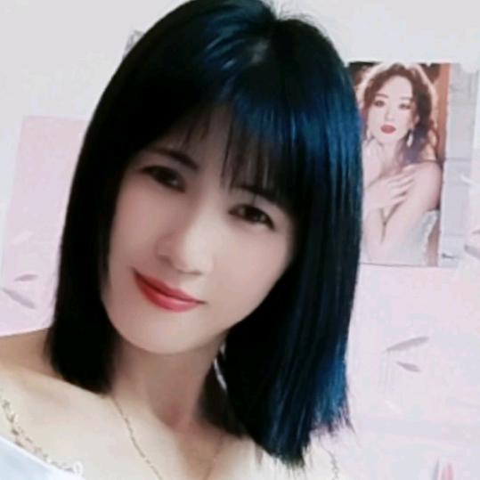 杨依依