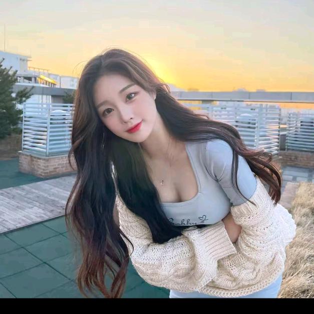 一只好吃得猫咪