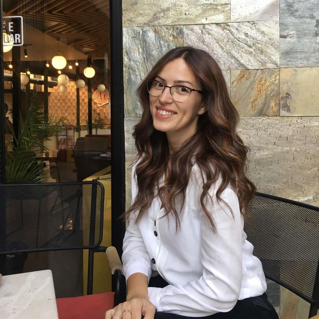 英语口语外教一对一网课-LORI英语外教