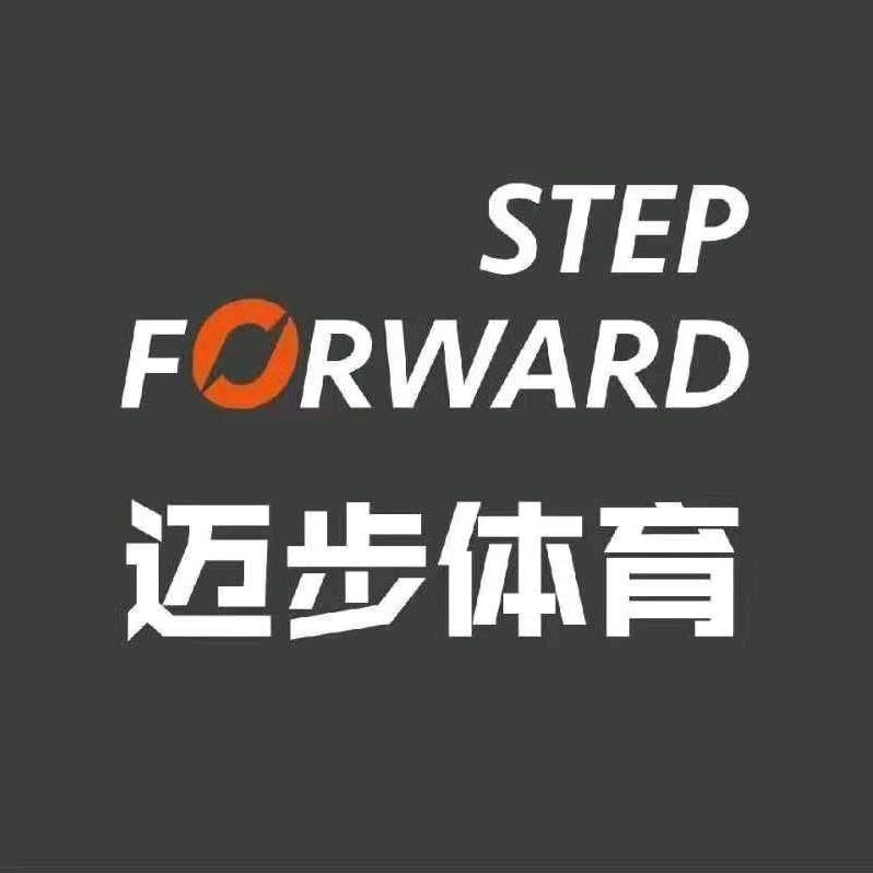 体育馆搞游泳的小陆