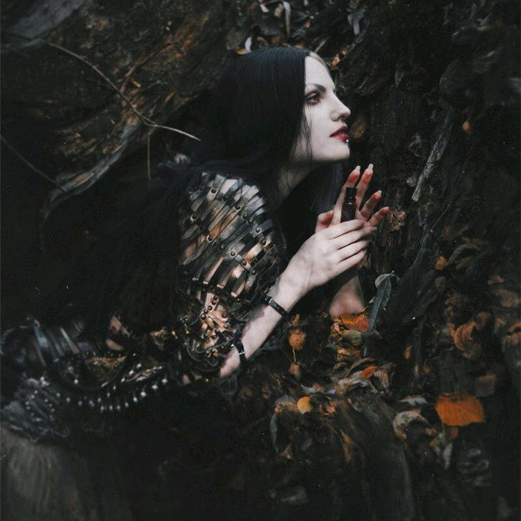 白墨瞑殇（加油减肥中）