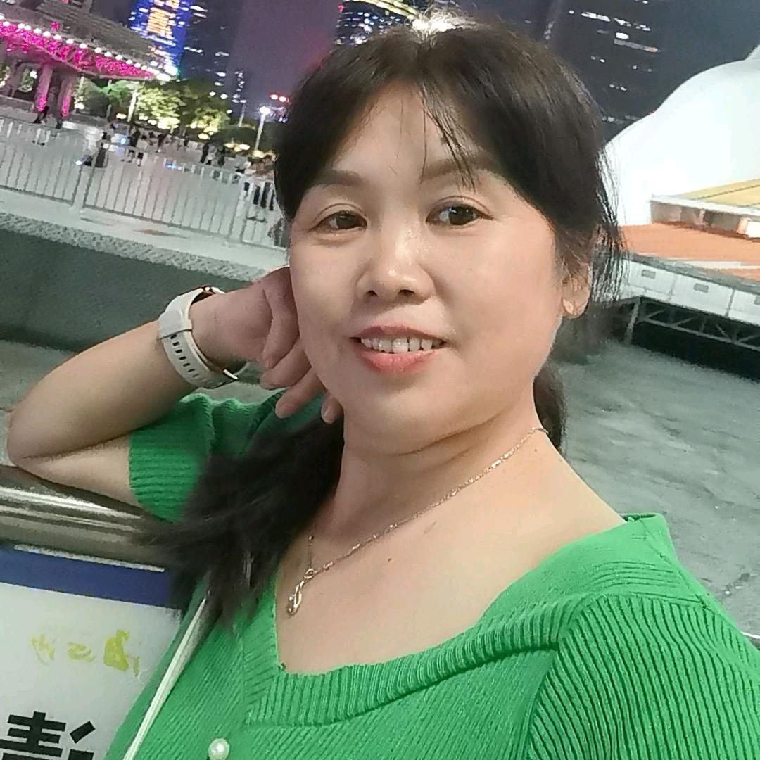 唐  英
