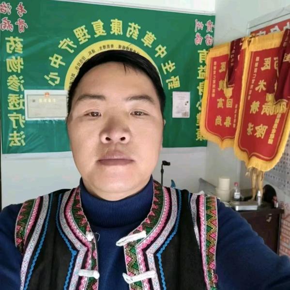 刘  道  富