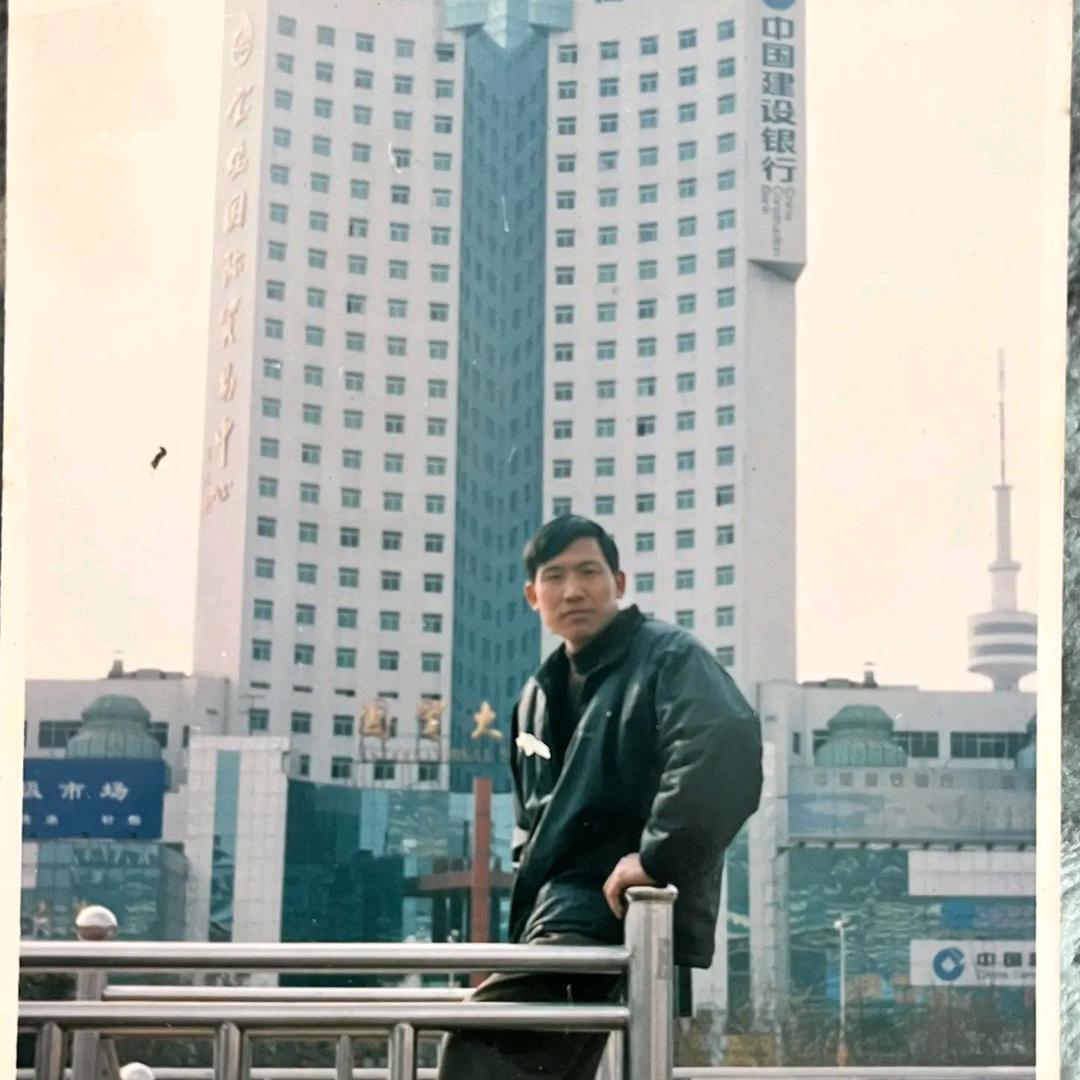 飞 扬