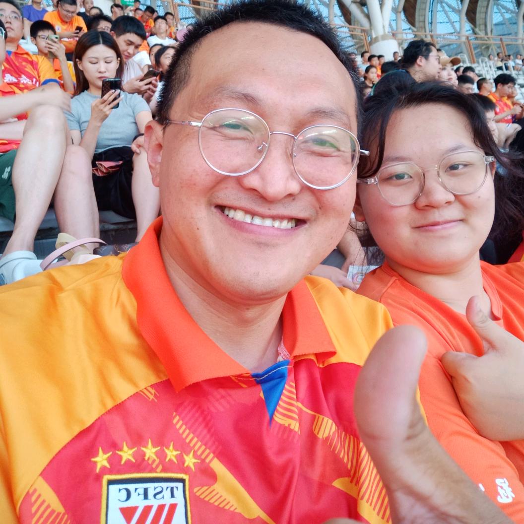 龙行天下(cuⅰ文龙)