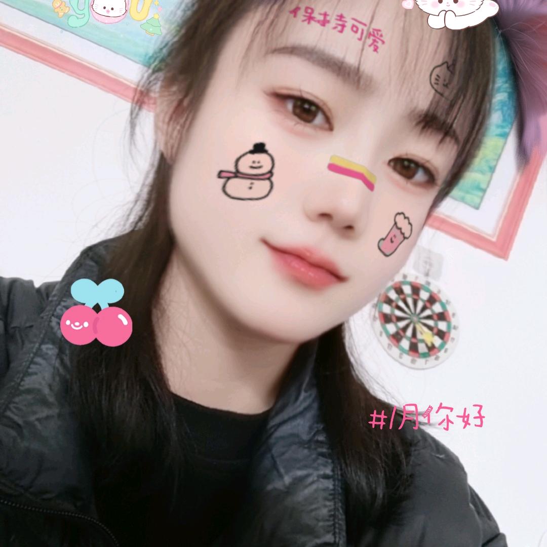 做包装袋的小姐姐