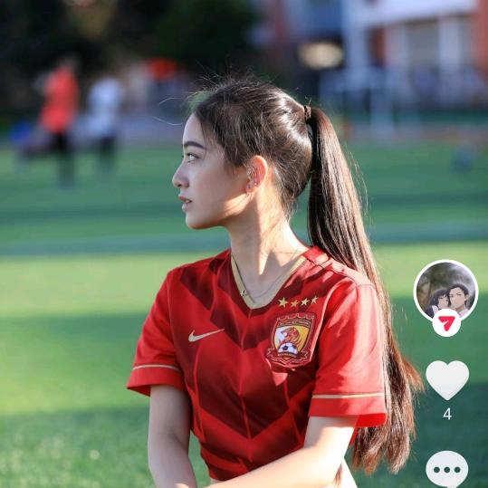 辉姐1，上午10.18开播