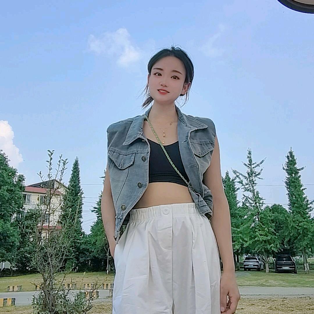 小梁😊😊😊