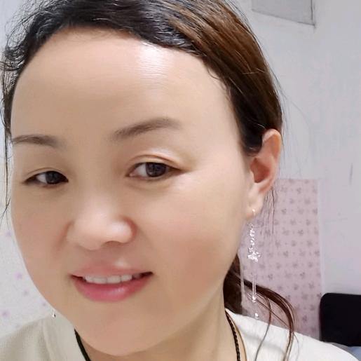 蔡蔡爱唱歌