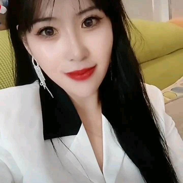 80后月嫂母婴护理师范姐