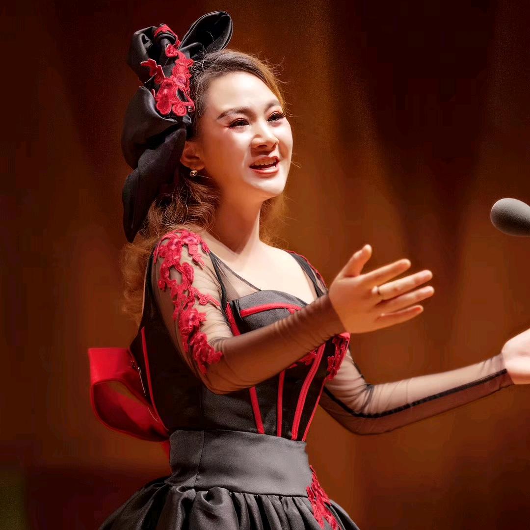 南宁梅琳达礼服