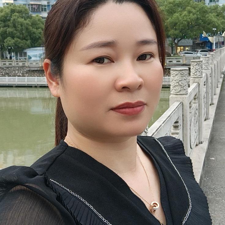 承包各种宴席一条龙服务吴女士